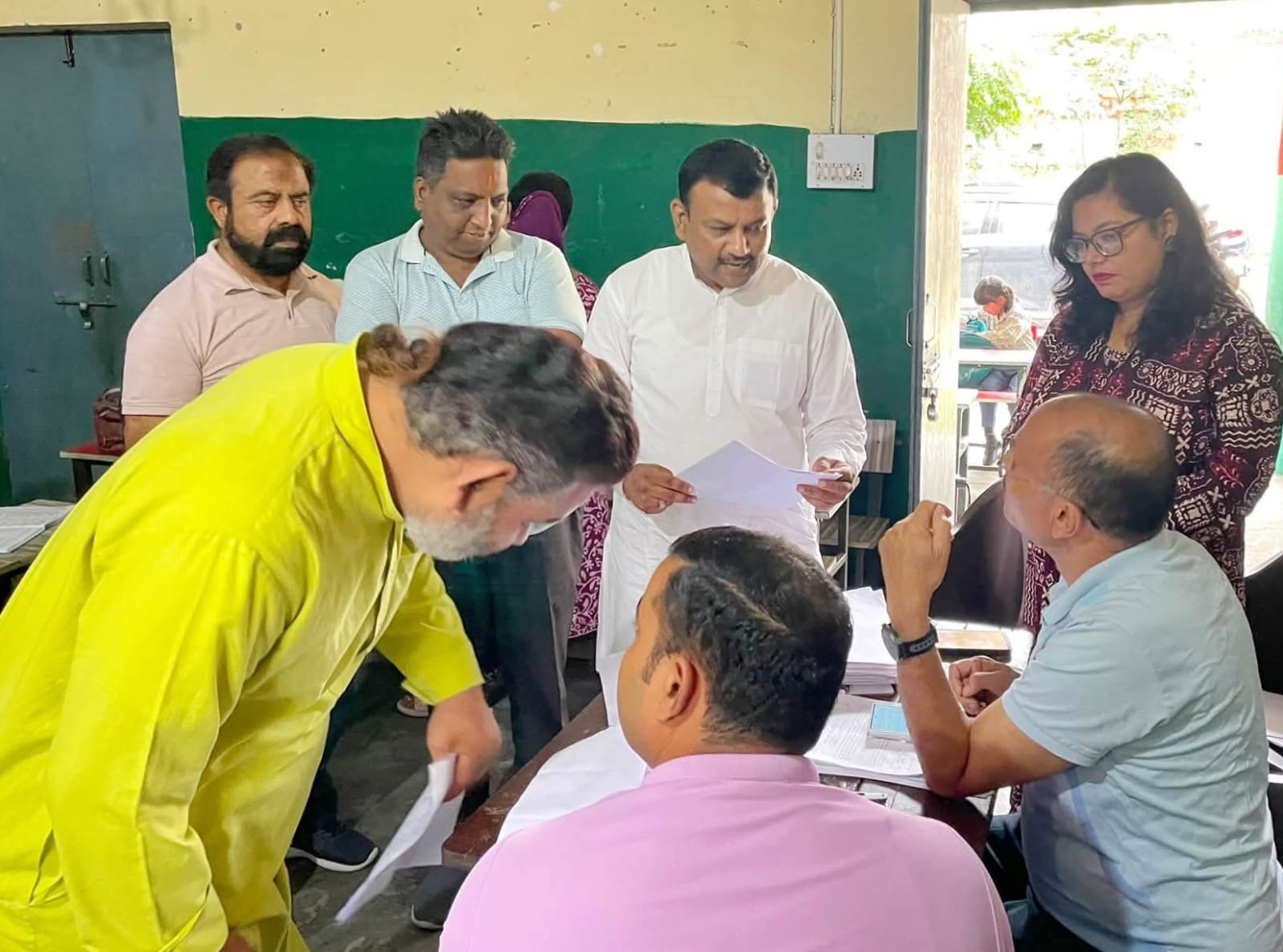 *एसआईआर की पुनरीक्षण प्रक्रिया पर सवाल उठाते हुए पूर्व मेयर ने मतदाता सूची में फर्जी आपत्ति पर जताया विरोध*